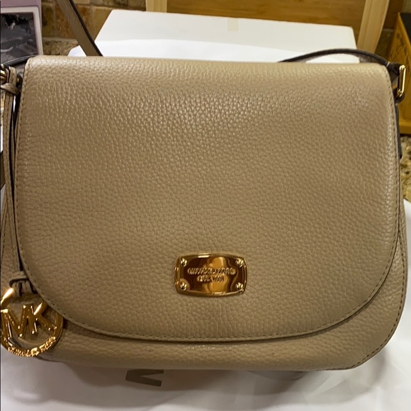 Michael Kors Handbags - Michael Kors Large saddle bag